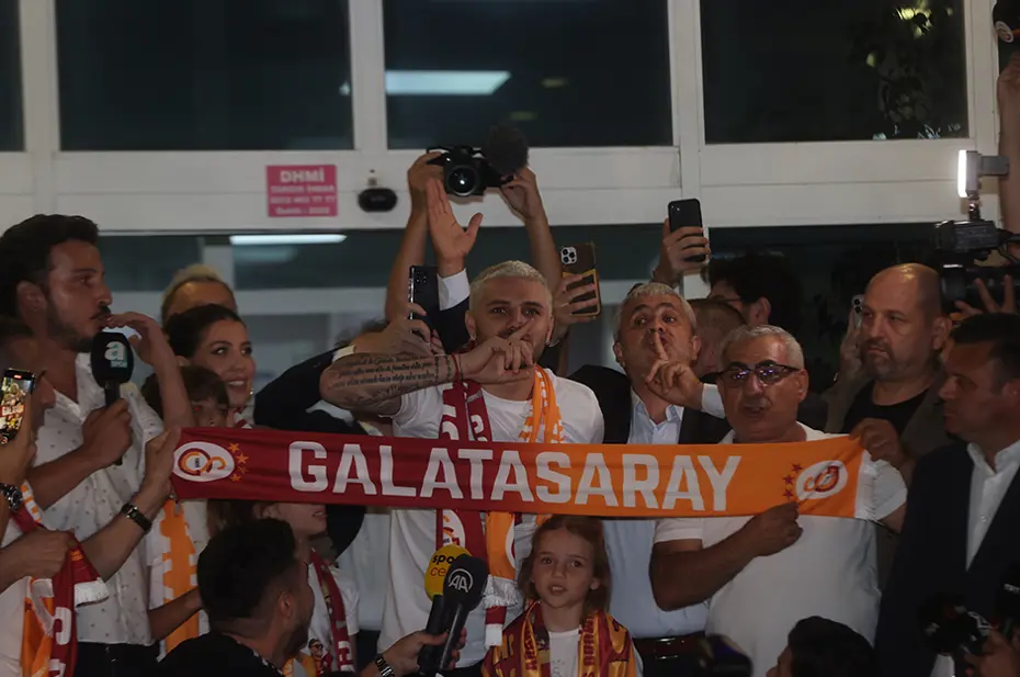 Galatasaraylı taraftarlardan Mauro Icardi'ye unutulmaz karşılama - 2