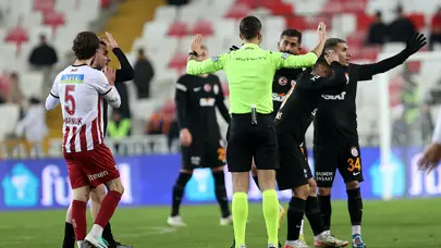 Galatasaray'ın penaltı beklediği pozisyon için Zorbay Küçük ne dedi?
