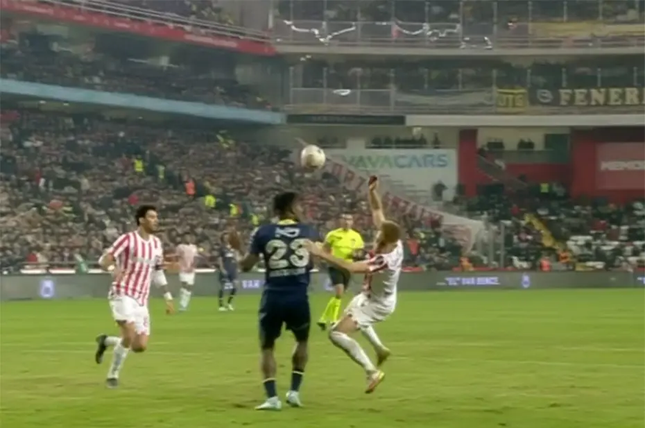 Antalyaspor'un 90+8'de iptal edilen golünde ofsayt var mı? - 2