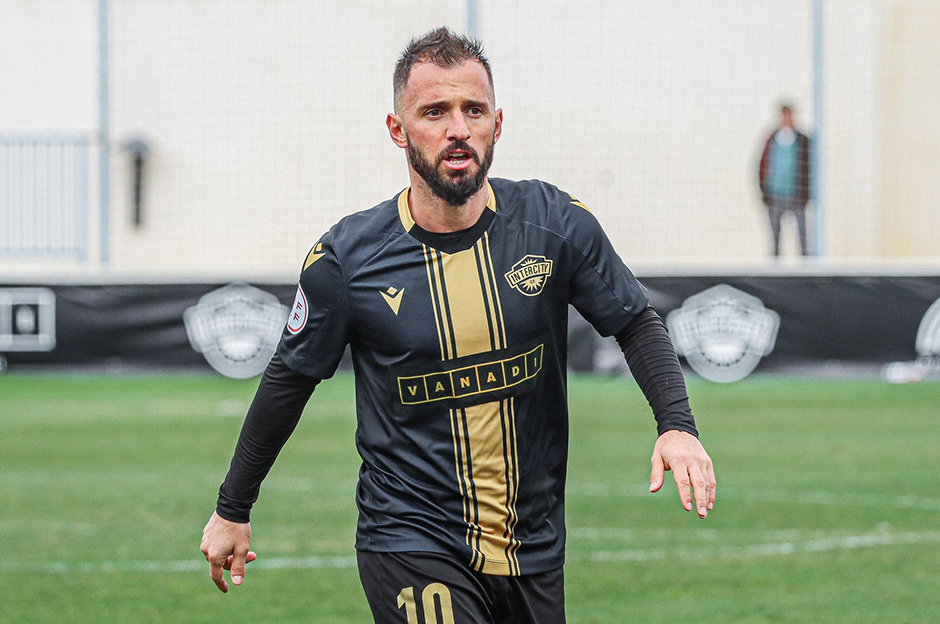 Emre Çolak emekli mi oldu?