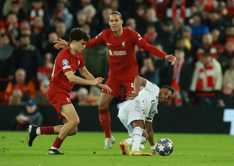 Real Madrid, Liverpool'a karşı geri döndü ve fark attı - 15