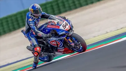 Toprak Razgatlıoğlu sezonun ilk yarışında üçüncü oldu