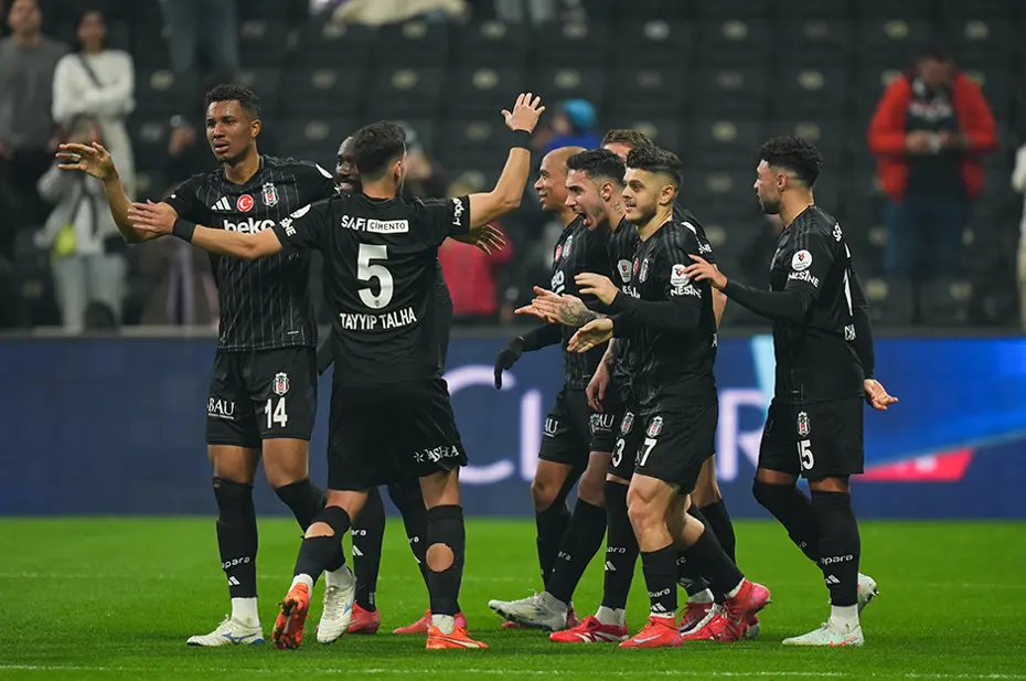 Beşiktaş'ın derbi planı ortaya çıktı: Solskjaer bir konuda özellikle uyardı - 3 Beşiktaş'ın derbi planı ortaya çıktı: Solskjaer bir konuda özellikle uyardı - 3