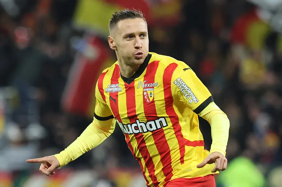 Galatasaray bir transferi daha bitirdi: Mali detaylar belli oldu - 4 Galatasaray bir transferi daha bitirdi: Mali detaylar belli oldu - 4