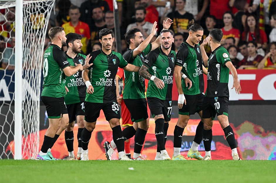 Göztepe'yi Emir Ortakaya yaktı