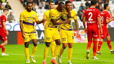 Mame Thiam'dan şov: Eyüpspor ilk yarıda fişi çekti