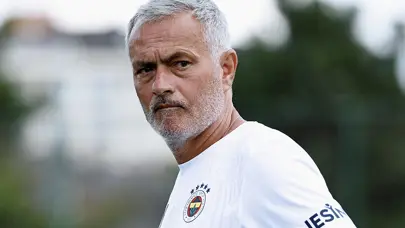 Jose Mourinho bir ismin daha üstünü çizdi: Kadroda 2 değişiklik