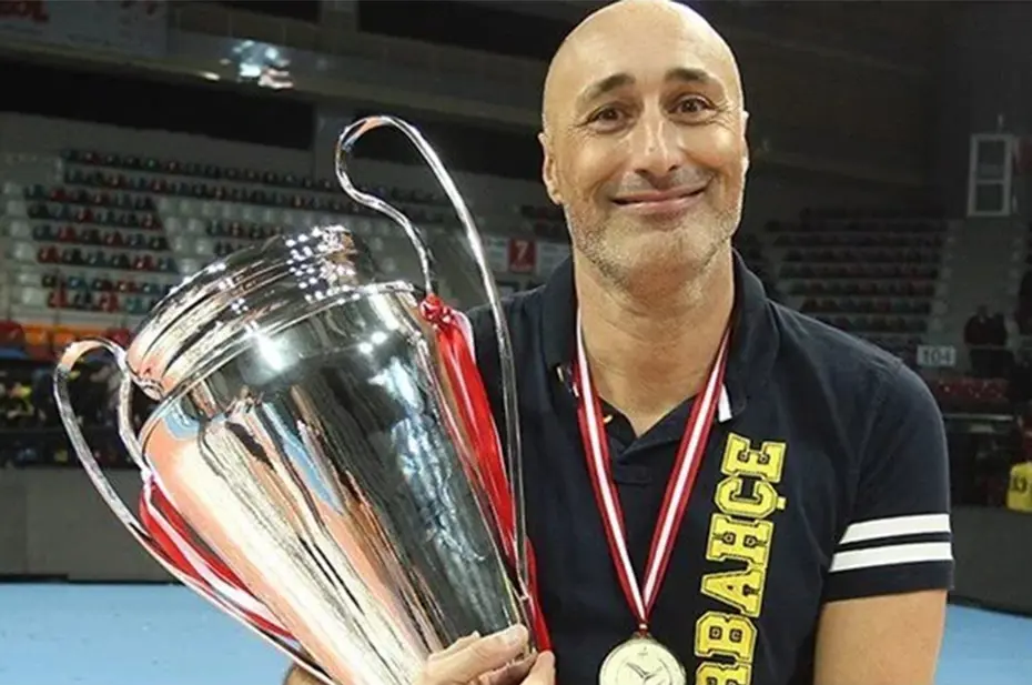 Fenerbahçe'nin yeni antrenörü belli oldu: 8 yıl sonra geri döndü - 4