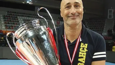 Fenerbahçe derbi öncesi yeni antrenörünü açıkladı