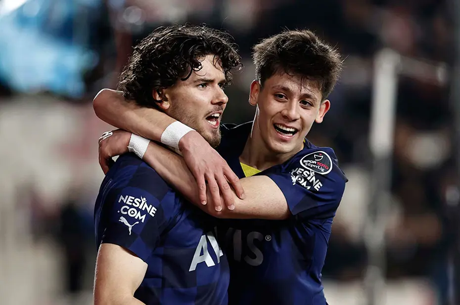 Arda Güler'in annesi gece yarısı paylaştı; transfer gerçekleşti mi? - 8