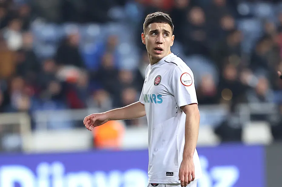 Fenerbahçeli Emre Mor sürpriz transfere imza atıyor - 4 Fenerbahçeli Emre Mor sürpriz transfere imza atıyor - 4