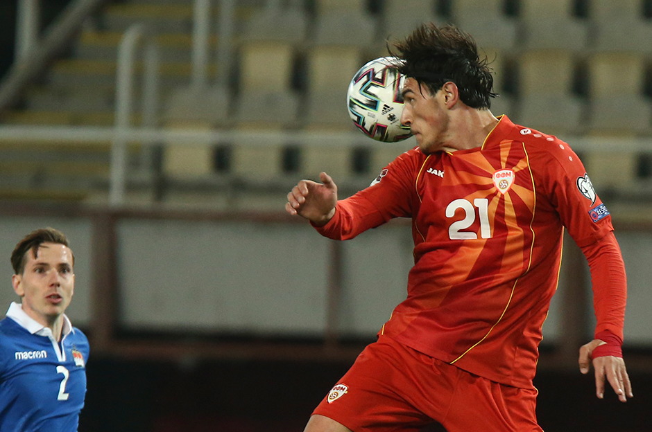 Bambaşka bir Eljif Elmas! Kiralık gönderen Almanlar şaştı kaldı