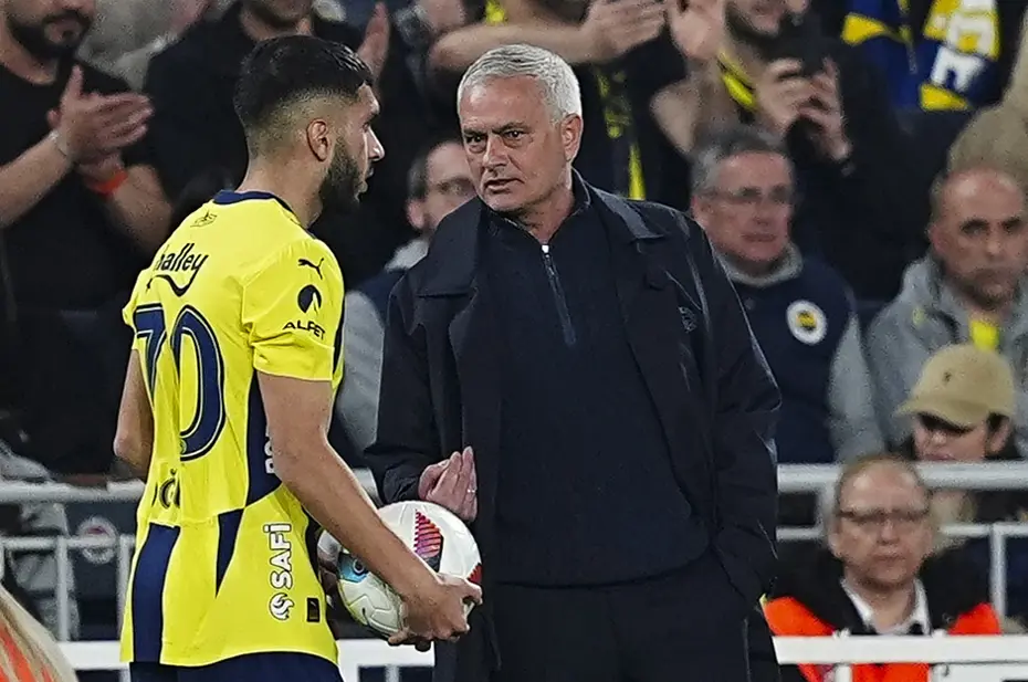 "Şampiyonluğa veda maçı" | Spor yazarları Fenerbahçe için ne dedi? - 2 "Şampiyonluğa veda maçı" | Spor yazarları Fenerbahçe için ne dedi? - 2