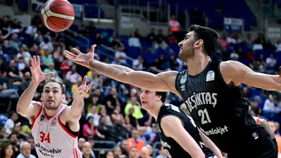 Bahçeşehir Koleji, yüksek skorlu maçta Beşiktaş Emlakjet'i mağlup etti