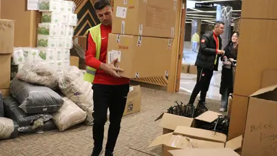 Süper Lig hakemi Ümit Öztürk, depremzedeler için gönüllü çalışıyor