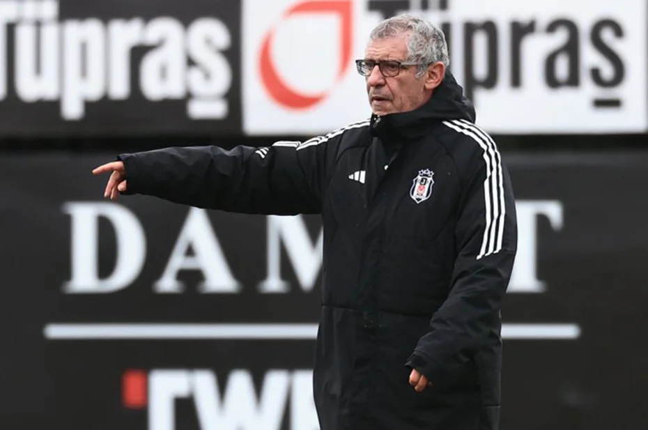 Fernando Santos'un fedakarlığı: Hasan Arat öğrenir öğrenmez duruma müdahale etti - 1 Fernando Santos'un fedakarlığı: Hasan Arat öğrenir öğrenmez duruma müdahale etti - 1