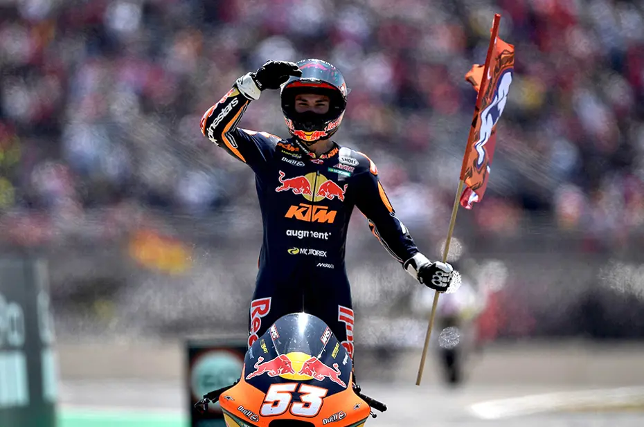 İNANILMAZ: Tüm dünya Deniz Öncü'nün tarihe geçtiği yarışı konuşuyor - 4