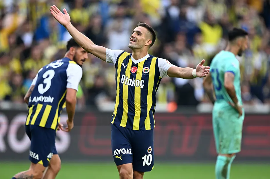 Fenerbahçe-Rizespor maçına damga vuran pozisyon: "Tartışmaya gerek yok, net penaltı" - 13 Fenerbahçe-Rizespor maçına damga vuran pozisyon: "Tartışmaya gerek yok, net penaltı" - 13