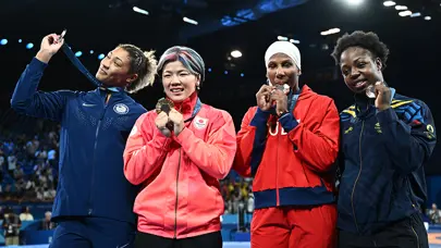 Güreşte madalyalar dağıtıldı