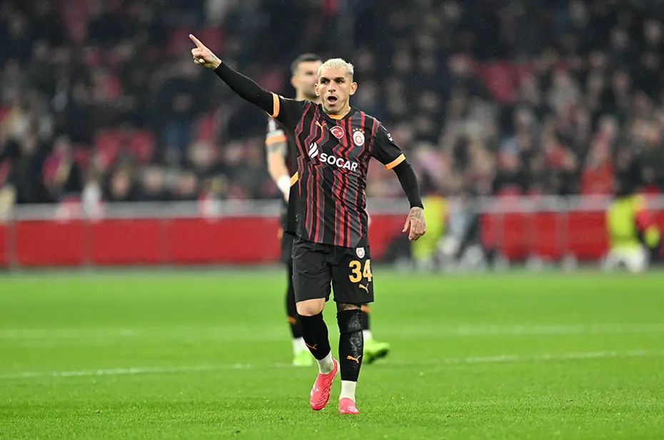 Lucas Torreira'dan ayrılık sinyali: "Ne olacağını göreceğiz" - 6 Lucas Torreira'dan ayrılık sinyali: "Ne olacağını göreceğiz" - 6