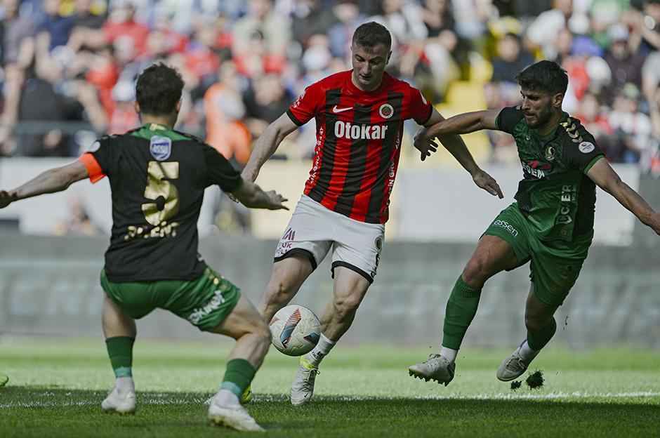 Trendyol 1. Lig'de son hafta öncesi Süper Lig bileti el değiştirdi: Ligden düşen bir takım daha belli oldu