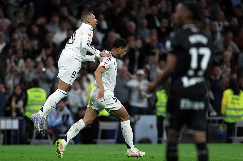 Real Madrid zirve takibini sürdürdü