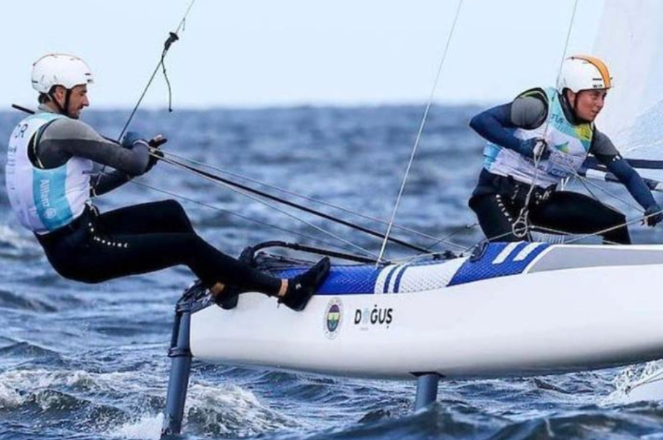 Fenerbahçe Doğuş Yelken Spor Kulübü'nün milli sporcuları Alican Kaynar ve Beste Kaynakçı, olimpiyat kotasını aldı