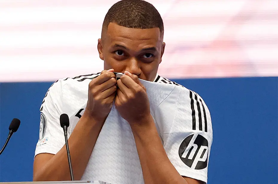 Kylian Mbappe resmen Real Madrid'de: Santiago Bernabeu'da imza töreni - 7 Kylian Mbappe resmen Real Madrid'de: Santiago Bernabeu'da imza töreni - 7