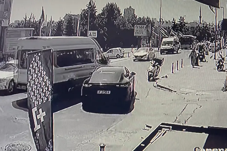 Umut Meraş'ın yaptığı kaza böyle görüntülendi - 3 Umut Meraş'ın yaptığı kaza böyle görüntülendi - 3