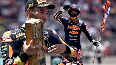 İNANILMAZ: Tüm dünya Deniz Öncü'nün tarihe geçtiği yarışı konuşuyor