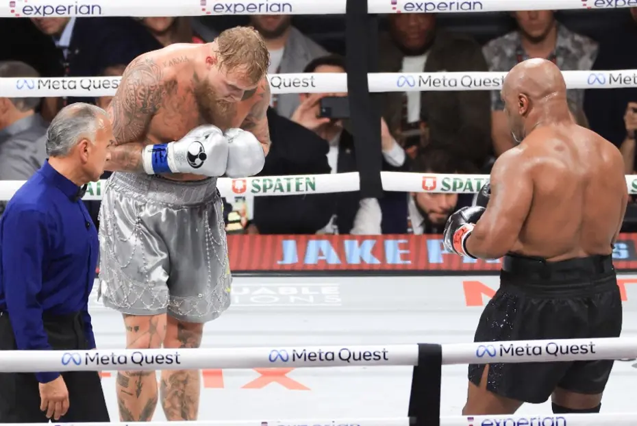 Dünyanın merak ettiği soruyu Mike Tyson'ın eski koçu cevapladı: İşte tarihi maçta gündem olan hareketinin nedeni - 4