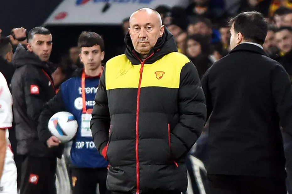 Göztepe'den Romulo'nun transferi için net açıklama: "Değiştirmemiz gerekiyor" - 2