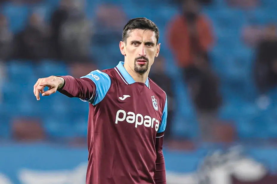 RESMİ: Trabzonspor'a 2 futbolcusundan kötü haber geldi - 3