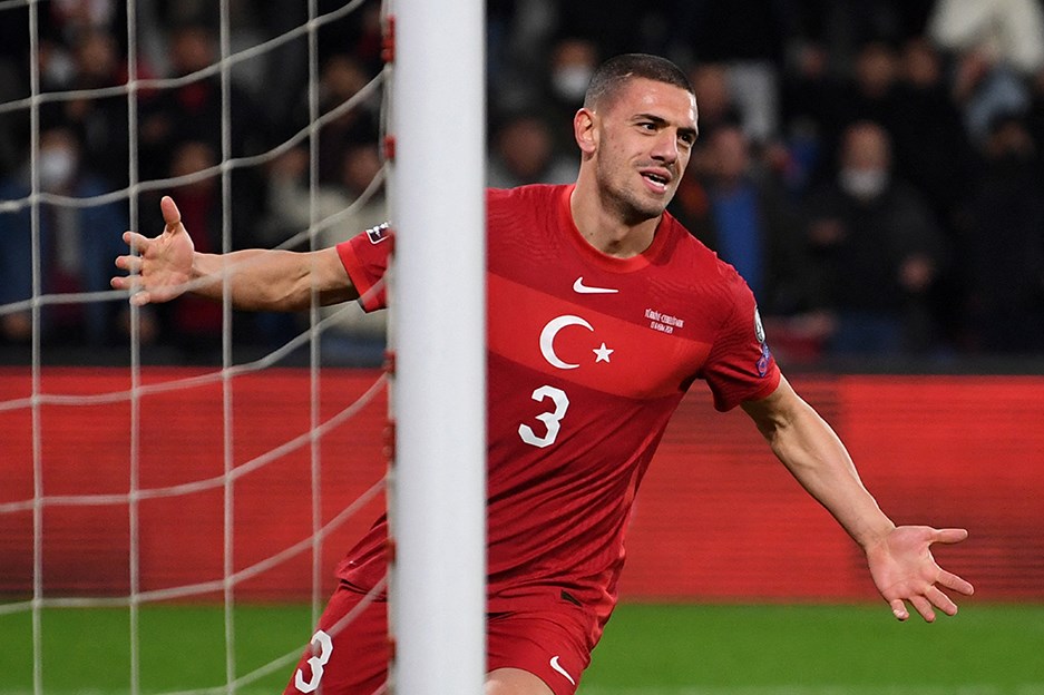 Merih Demiral'dan Fenerbahçe açıklaması: "Heyecandan bayılacak gibiydim"