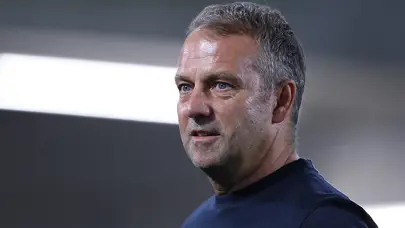 Barcelona'da Xavi gitti, Hansi Flick dönemi başladı