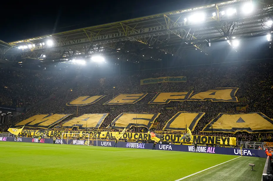 Şampiyonlar Ligi maçında UEFA'ya olay tepki - 3 Şampiyonlar Ligi maçında UEFA'ya olay tepki - 3