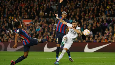 Real Madrid, Camp Nou'da Barcelona'yı 4'leyerek finale yükseldi