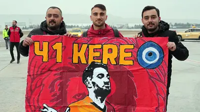 Galatasaray kafilesi Kayseri'de tezahüratlarla karşılandı