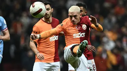 Trio ekibi, Galatasaray-Antalyaspor maçındaki tartışmalı pozisyonları yorumladı: Penaltı, kırmızı kart, iptal edilen gol...