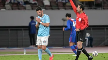 Tolgay Arslan gol attığı maçta kırmızı kart gördü