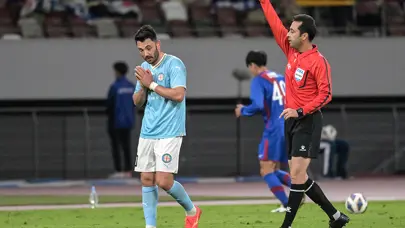 Tolgay Arslan gol attığı maçta kırmızı kart gördü