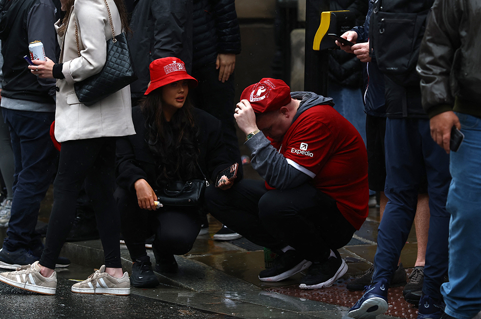 Liverpool'un kutlamalarında dehşet: Araç kalabalığa daldı