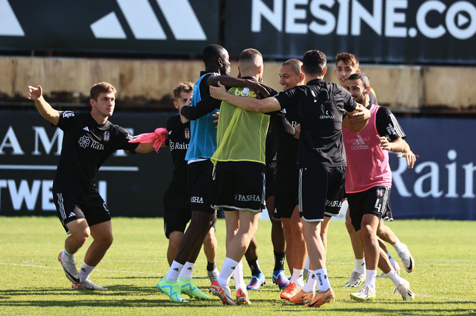 Beşiktaş'ın Antalya kafilesinde Tayyip Talha sürprizi