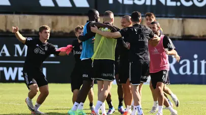 Beşiktaş'ın Antalya kafilesinde Tayyip Talha sürprizi
