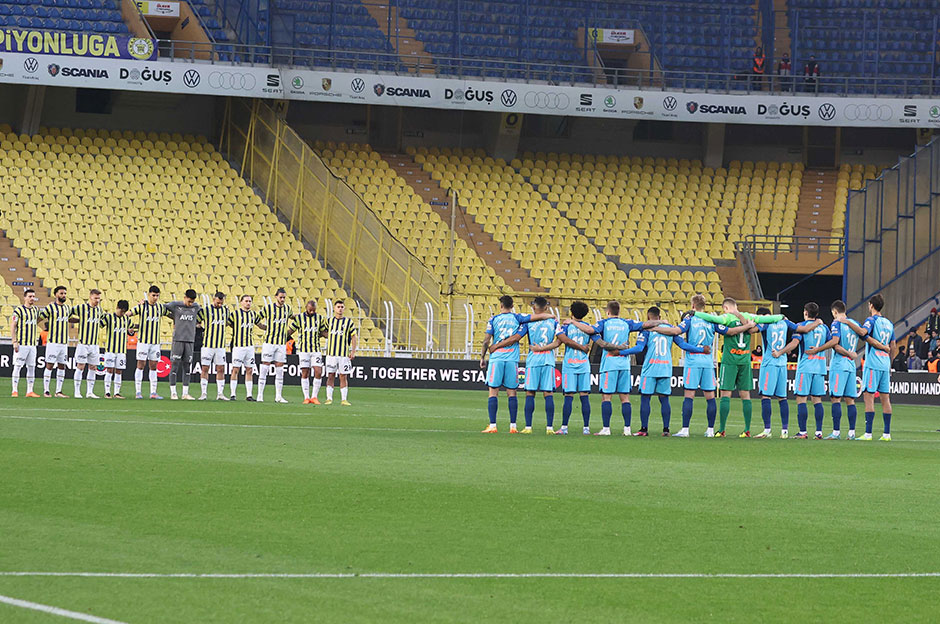 Fenerbahçe anlaşmayı resmen ilan etti: 3 yıllık sözleşme imzalandı