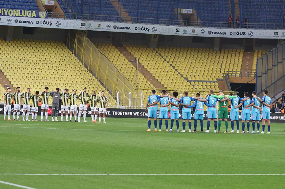 Fenerbahçe anlaşmayı resmen ilan etti: 3 yıllık sözleşme imzalandı - 2