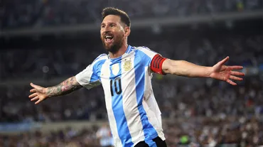 Lionel Messi galibiyete damga vurdu: Arjantin farklı kazandı