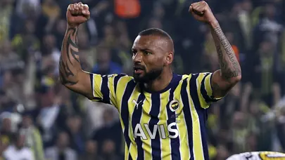 Hull City'den, Fenerbahçe'den ayrılan futbolcuya 1+1 yıllık teklif