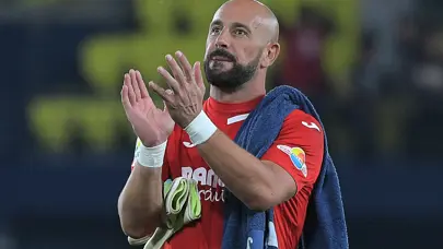 40 yaşındaki Pepe Reina ile 1 yıl daha
