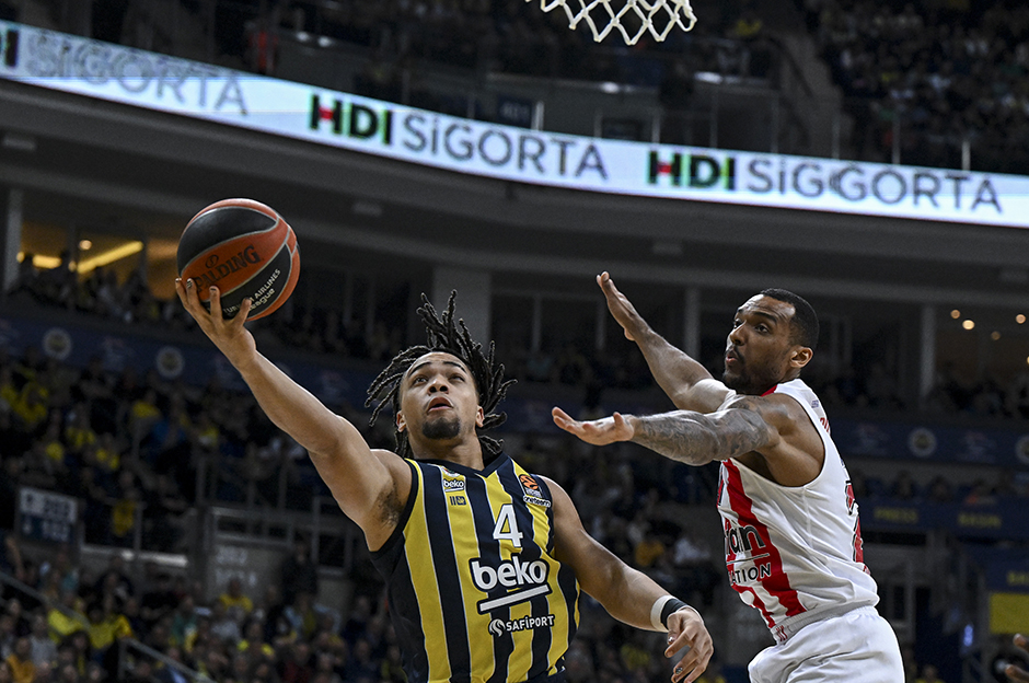 ÖZET | Fenerbahçe Beko lidere kaybetti